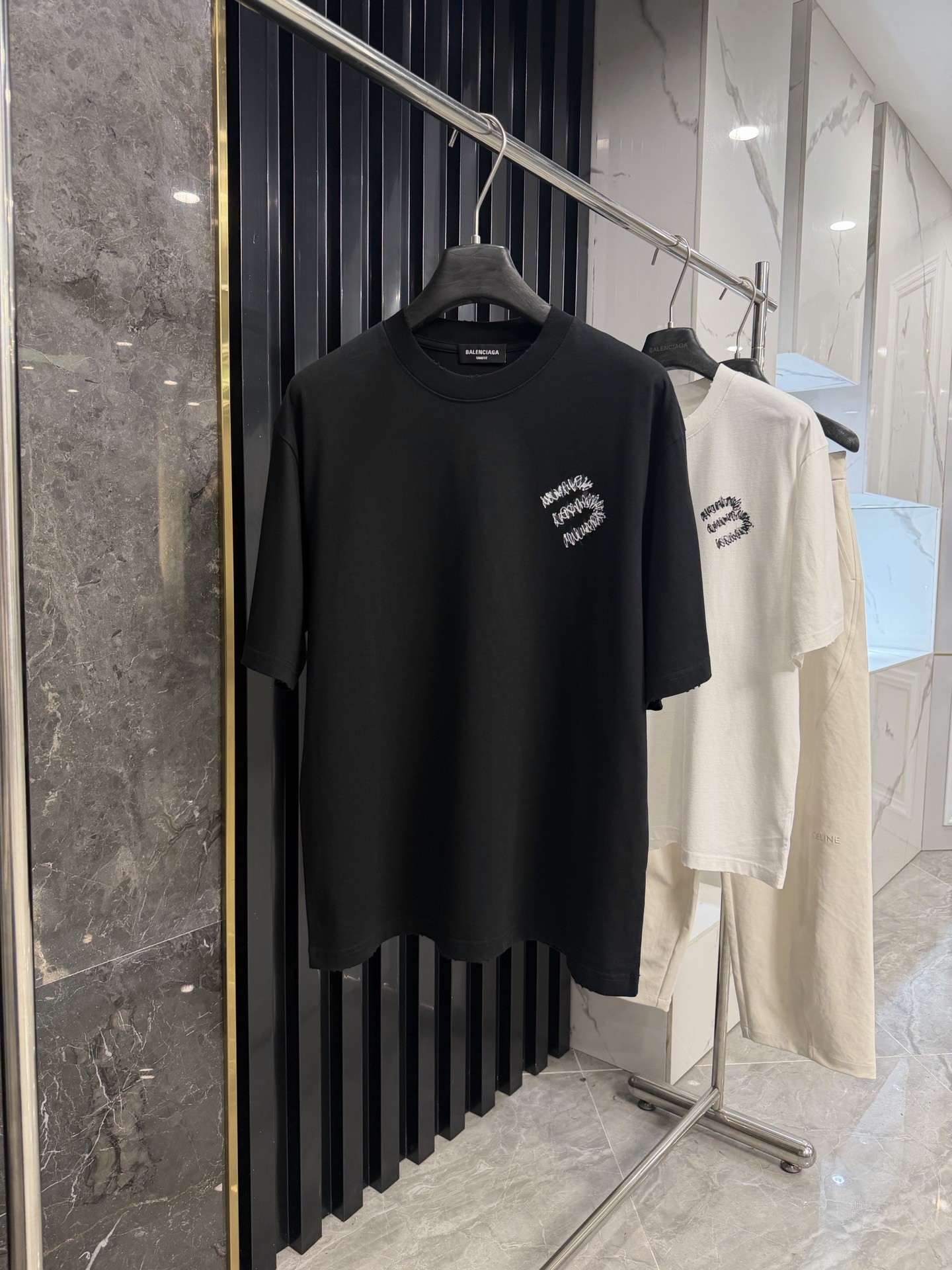 P85 -BALENCIAGA* 2026 nuevo estilo primavera y verano. Mano de obra fina y perfecta. El tejido está teñido exclusivamen…