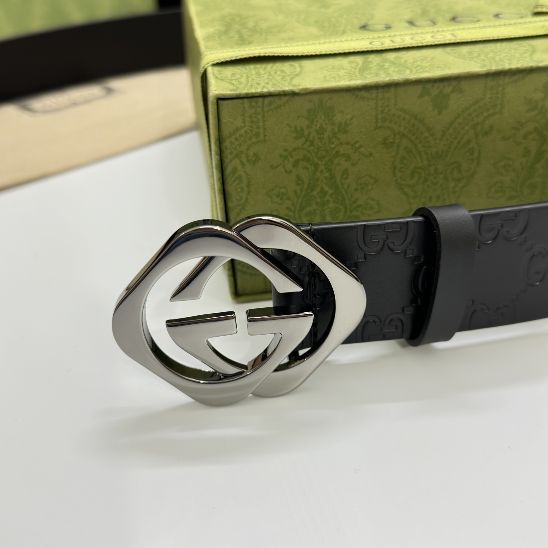 Gucci 古奇 宽度4.0cm ，压花面搭配 精品扣，精工制作，细节看图， 摄，高端奢华