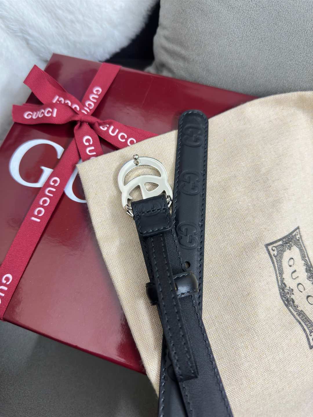  Gucci 百搭黑色GG压花  宽度 2.0cm  平面GG扣