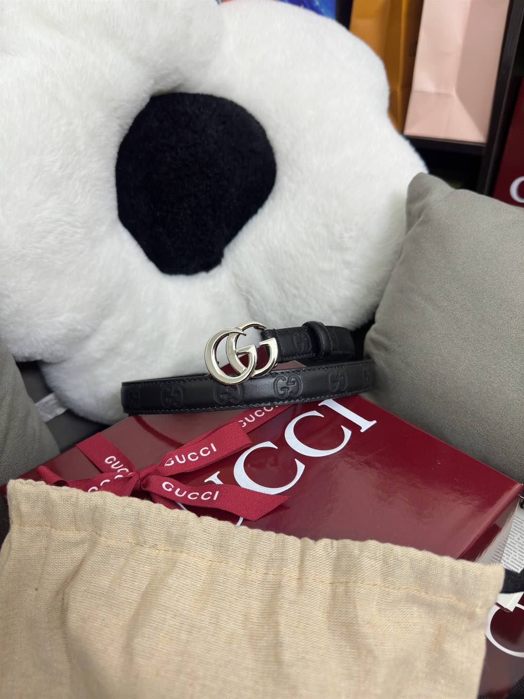  Gucci 百搭黑色GG压花  宽度 2.0cm  平面GG扣