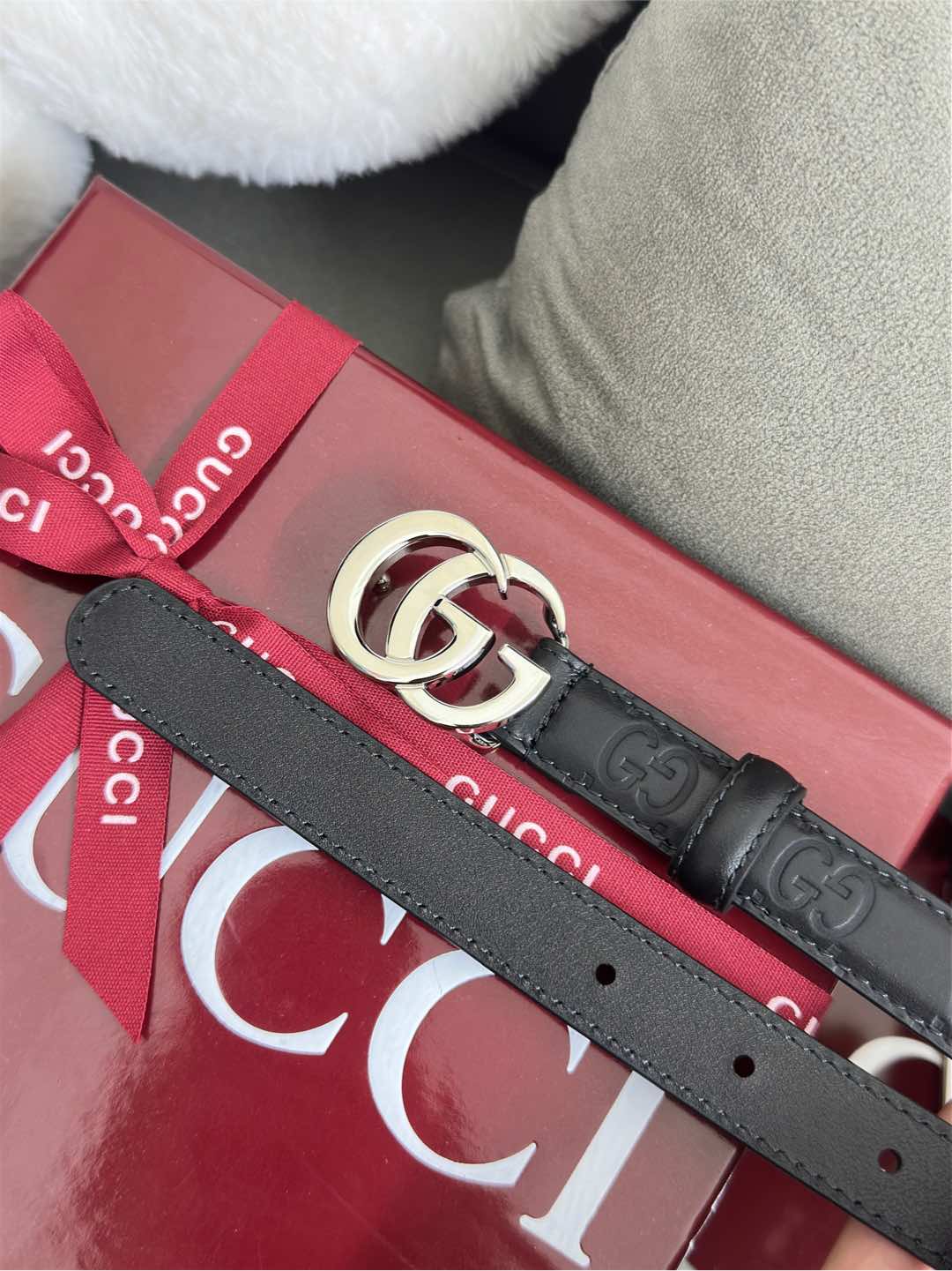  Gucci 百搭黑色GG压花  宽度 2.0cm  平面GG扣