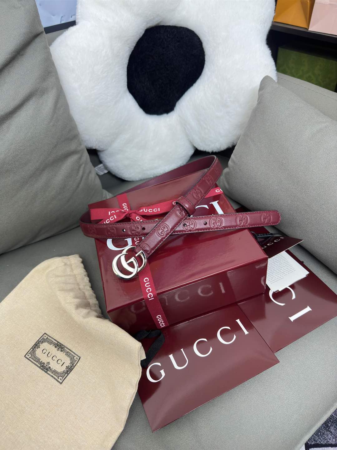  Gucci  安可拉红GG压花  宽度 2.0cm  平面GG扣