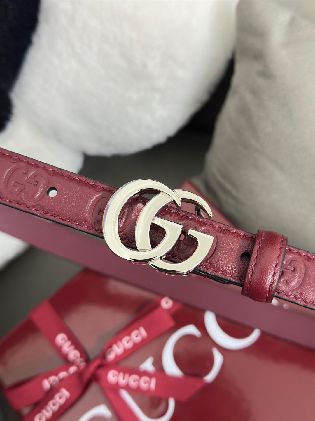  Gucci  安可拉红GG压花  宽度 2.0cm  平面GG扣