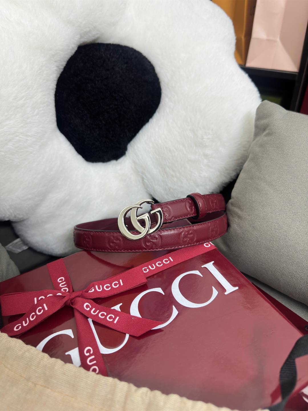  Gucci  安可拉红GG压花  宽度 2.0cm  平面GG扣