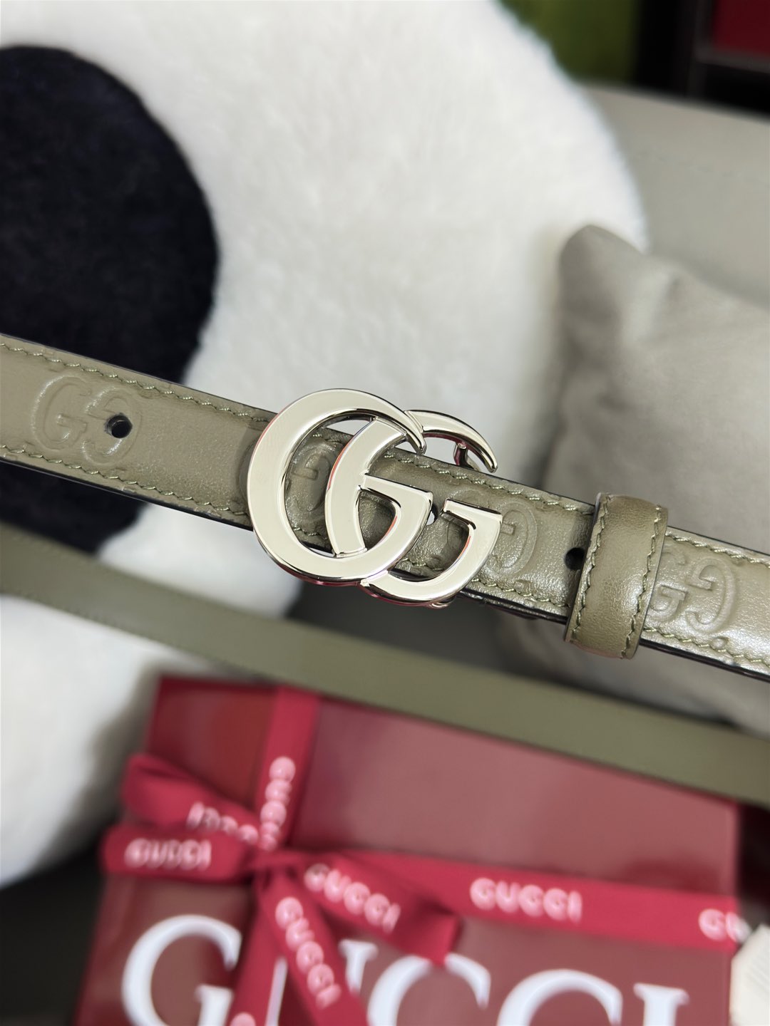  Gucci 鼠尾草绿GG压花  宽度 2.0cm  平面GG扣