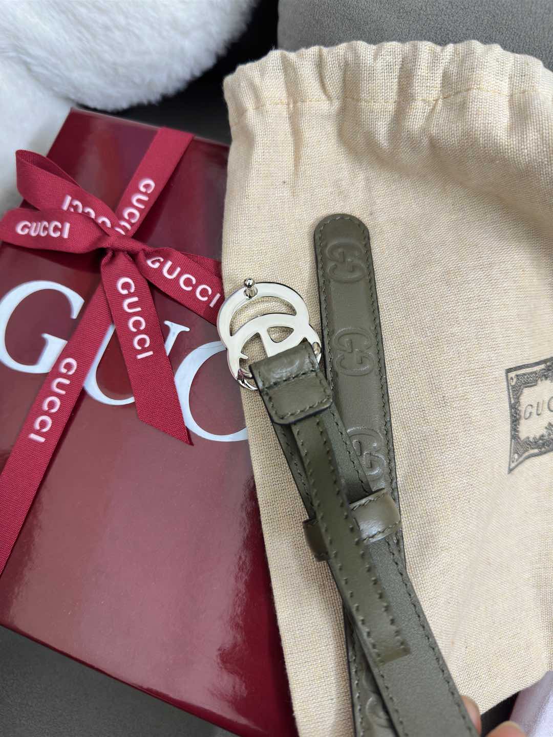  Gucci 鼠尾草绿GG压花  宽度 2.0cm  平面GG扣