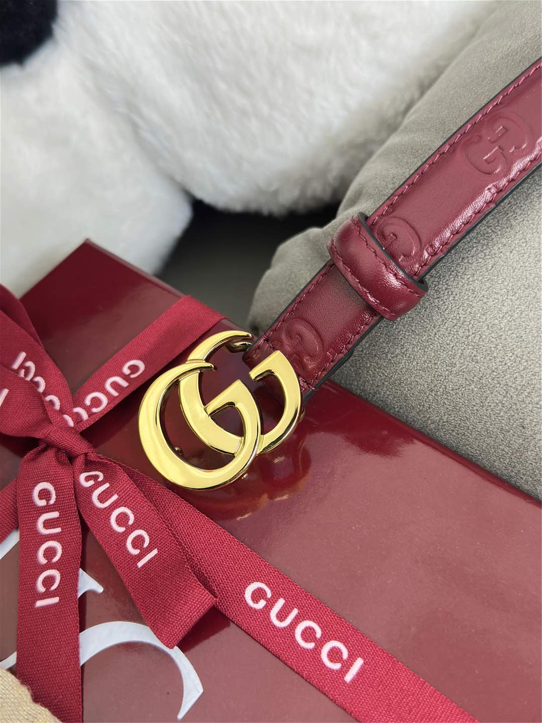  Gucci  安可拉红GG压花  宽度 2.0cm  平面GG扣
