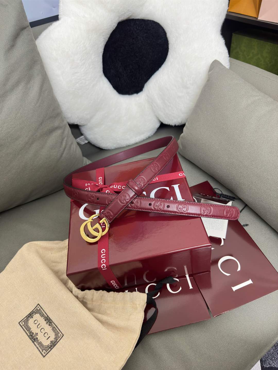  Gucci  安可拉红GG压花  宽度 2.0cm  平面GG扣