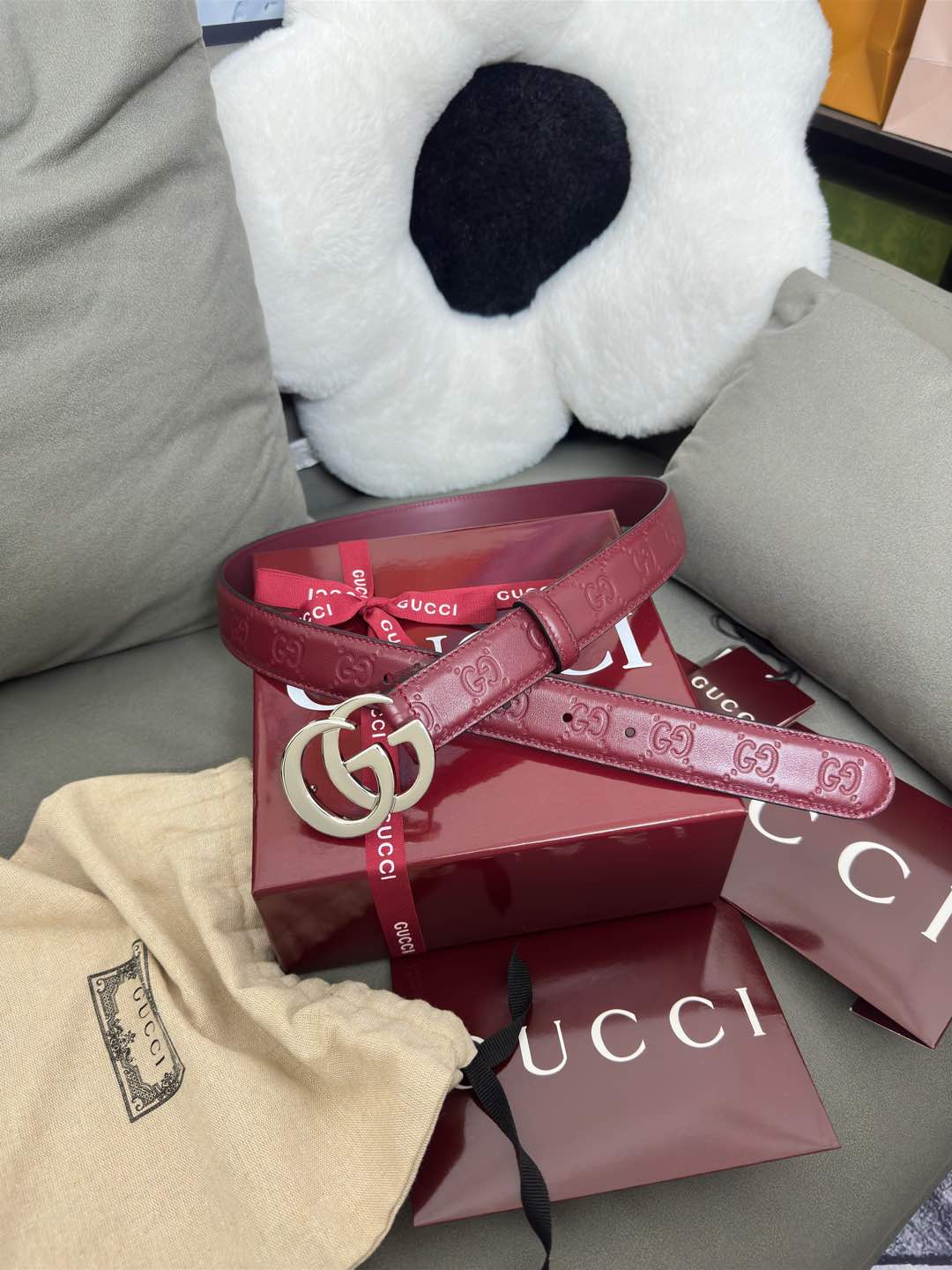  Gucci  安可拉红GG压花  宽度 3.0cm  平面GG扣