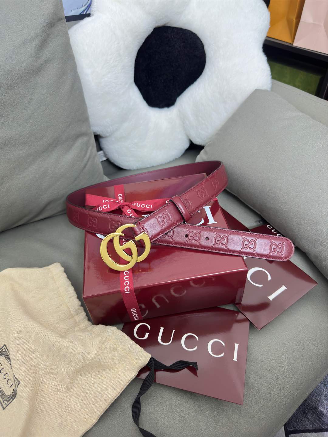  Gucci  安可拉红GG压花  宽度 3.0cm  平面GG扣