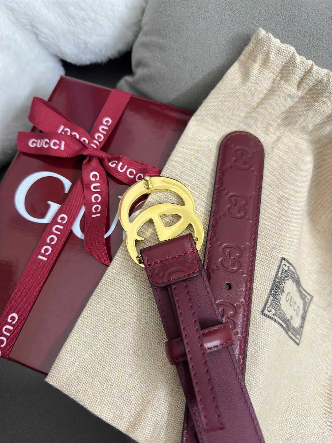  Gucci  安可拉红GG压花  宽度 3.0cm  平面GG扣