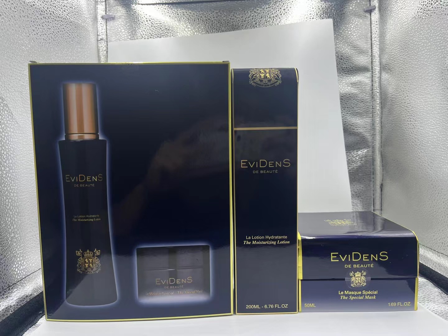 Set estrella de dos piezas de Evidens! Incluye: mascarilla súper nueva versión 50ml + agua de colágeno esencial 150ml.