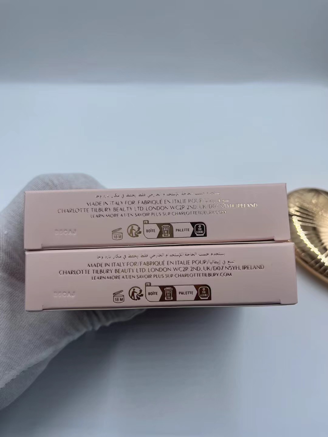 高端品质/80💰
CT双色爱心腮红盘!色号:PINK#蔷薇粉,PEACH#豆沙红。