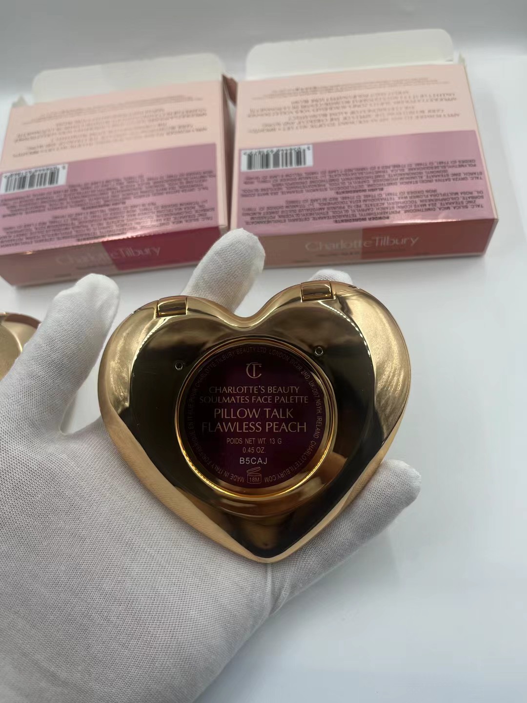 高端品质/80💰
CT双色爱心腮红盘!色号:PINK#蔷薇粉,PEACH#豆沙红。