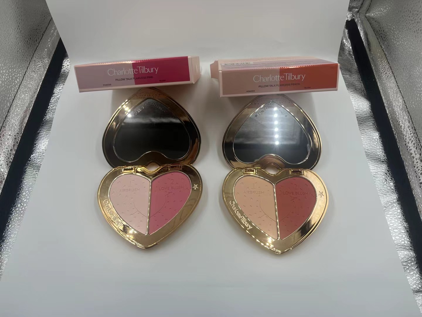 高端品质/80💰
CT双色爱心腮红盘!色号:PINK#蔷薇粉,PEACH#豆沙红。