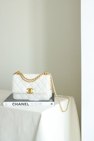 Chanel Classic Flap Bag Copy
 Crossbody & Shoulder Bags Vintage Gold Spring Collection Chains