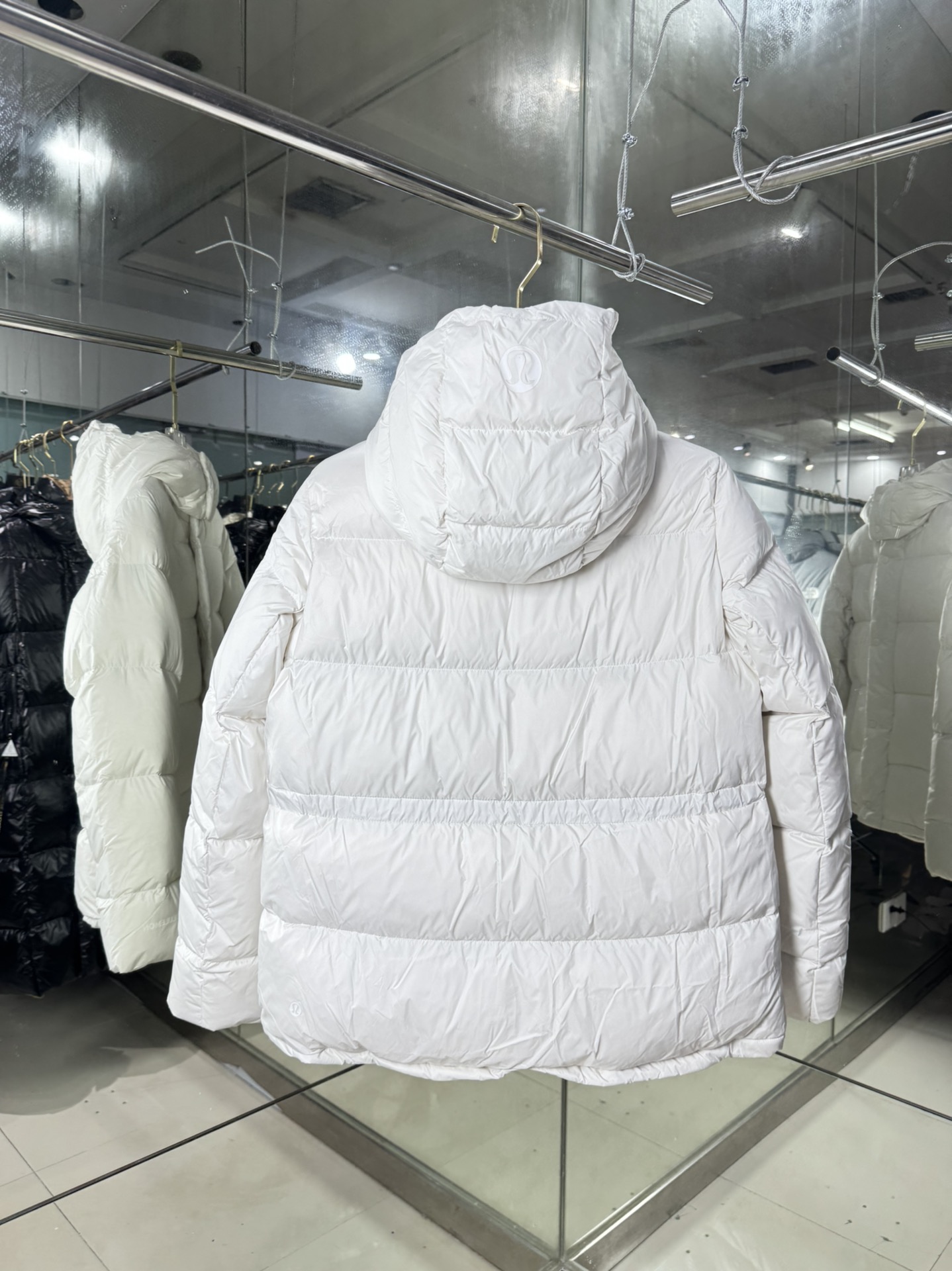 Lululemon五格收腰羽绒服新版面料更加柔软舒服600蓬松鹅绒填充泡芙界的“天花板”不挑人的立体裁剪