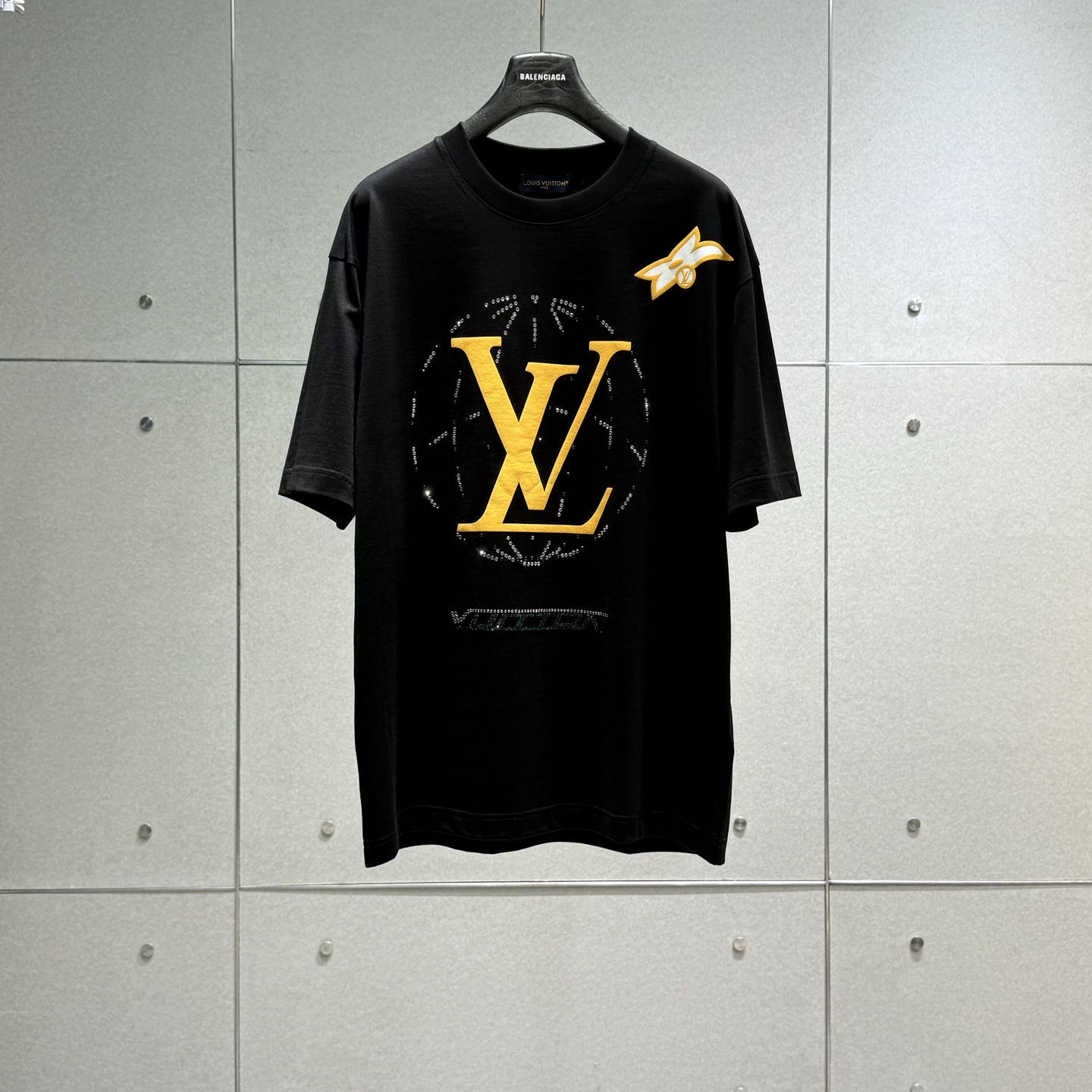  LV2025春夏新款首发专柜最新款短袖圆领T恤 高端订制 设计前卫时尚！品牌logo重工艺设计 高端定