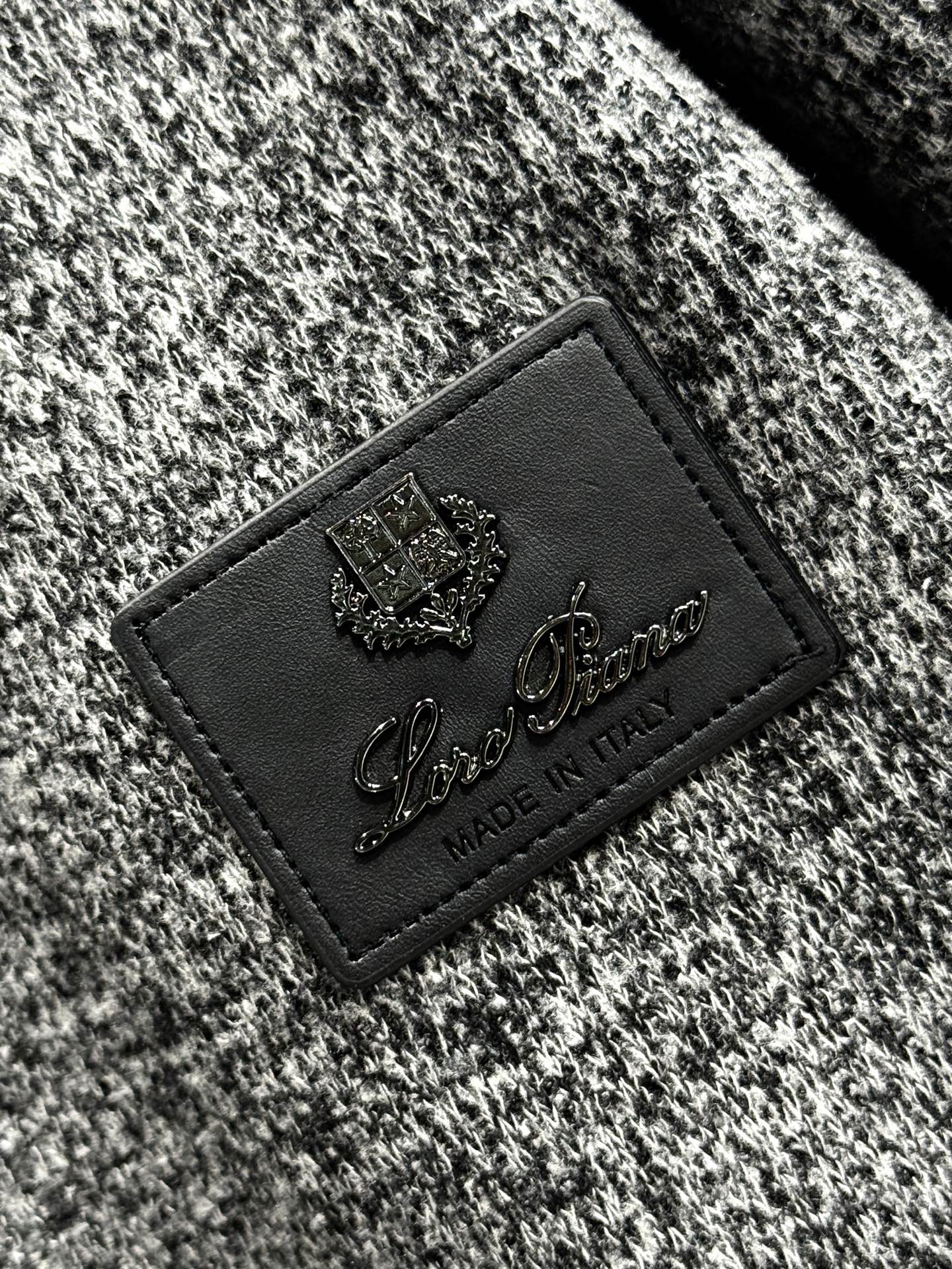 lP🆕-LoroPiana诺悠翩雅🔥🔥FW秋冬新款🆕老钱风羊毛夹克外套，专柜同步发售，原单狠货，面料选用