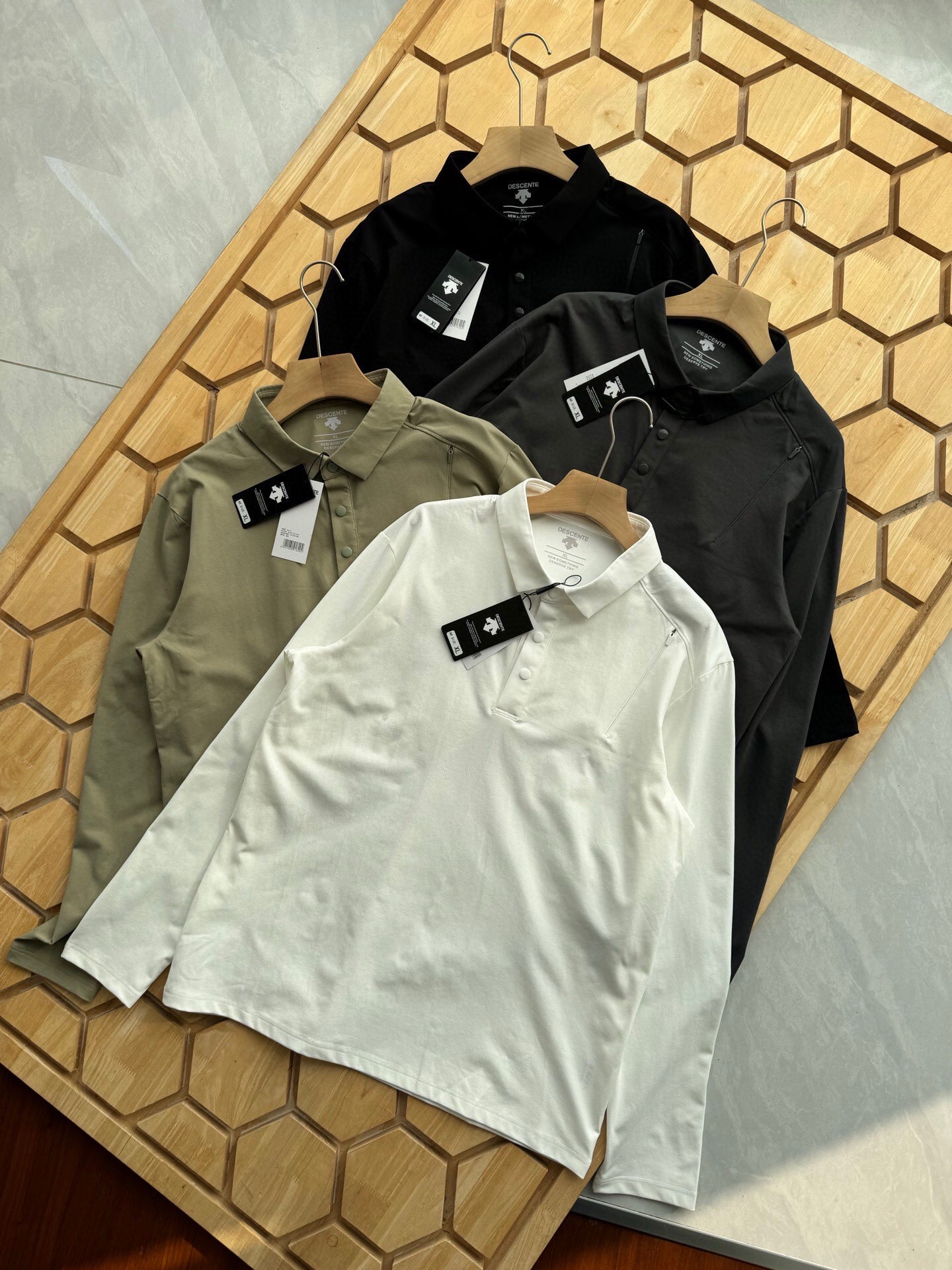 Descente Men's Solid Color Long Sleeve Polo Shirt Casual Outdoor