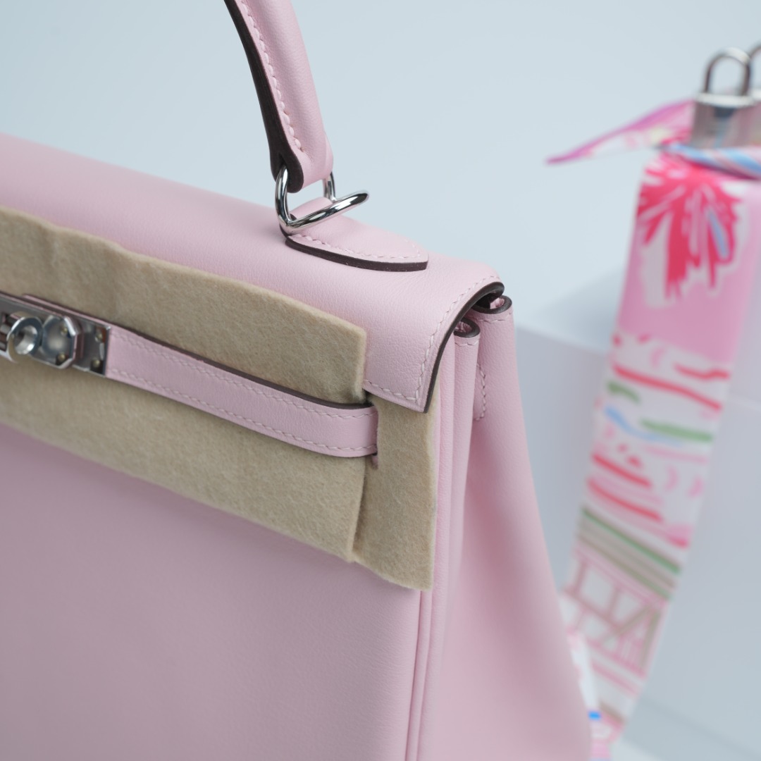 Hermes Kelly Pink handbag everyday