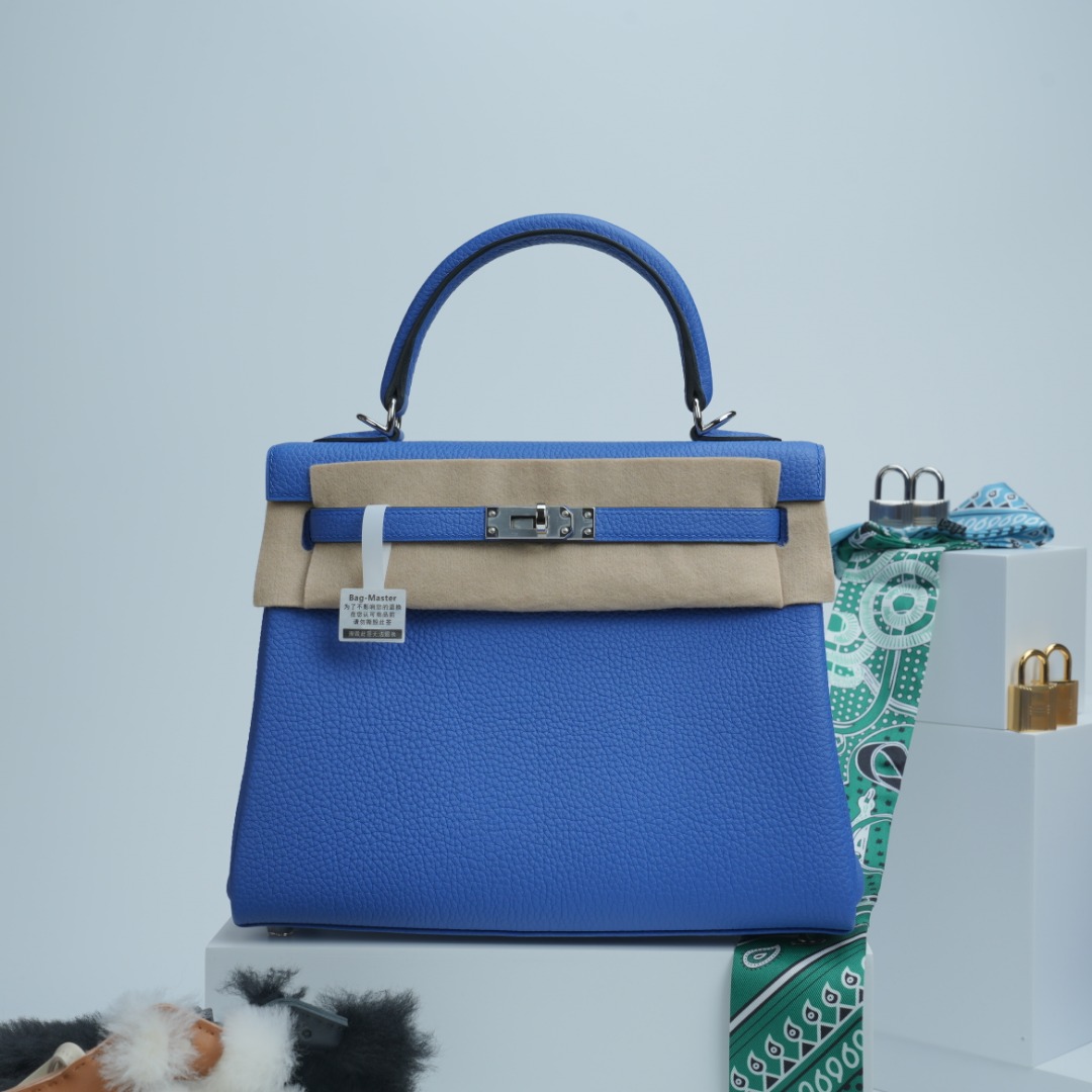 Hermes Kelly Blue and Beige Togo leather everyday
