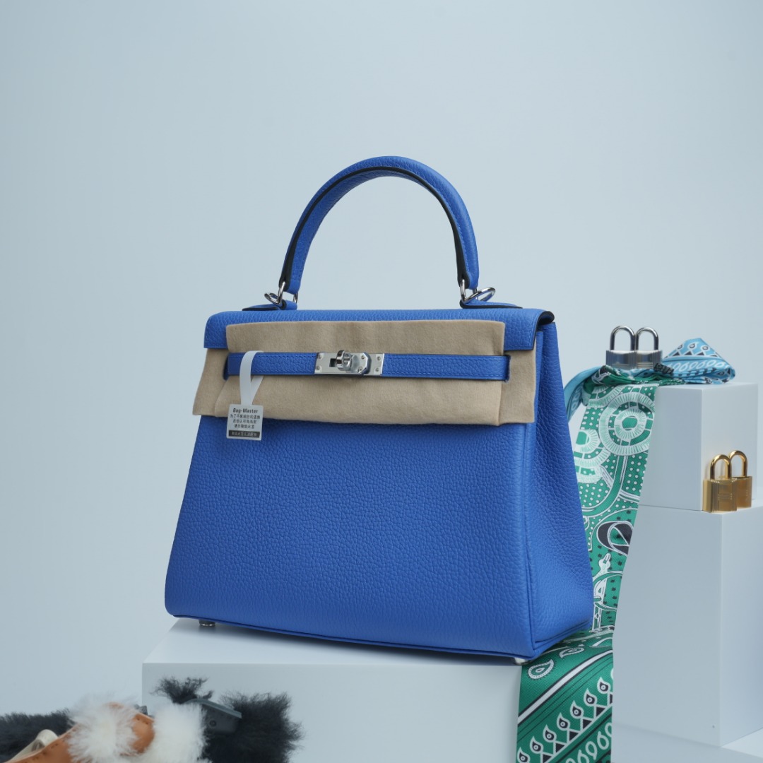 Hermes Kelly Blue and Beige Togo leather everyday