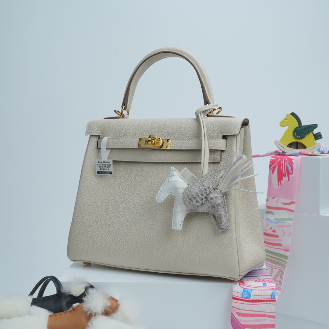 Hermes Kelly Beige everyday