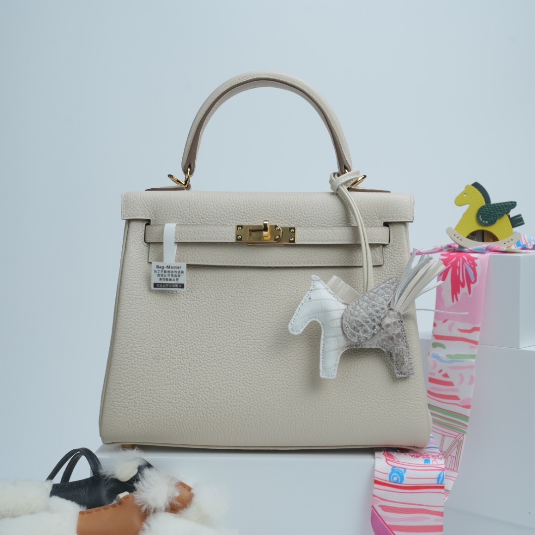 Hermes Kelly Beige everyday
