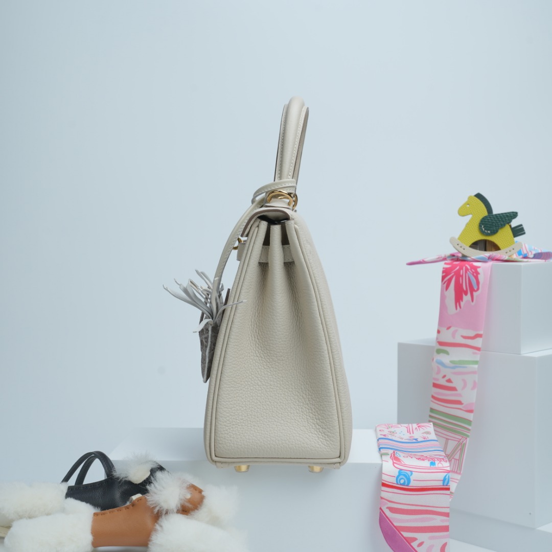 Hermes Kelly Beige everyday