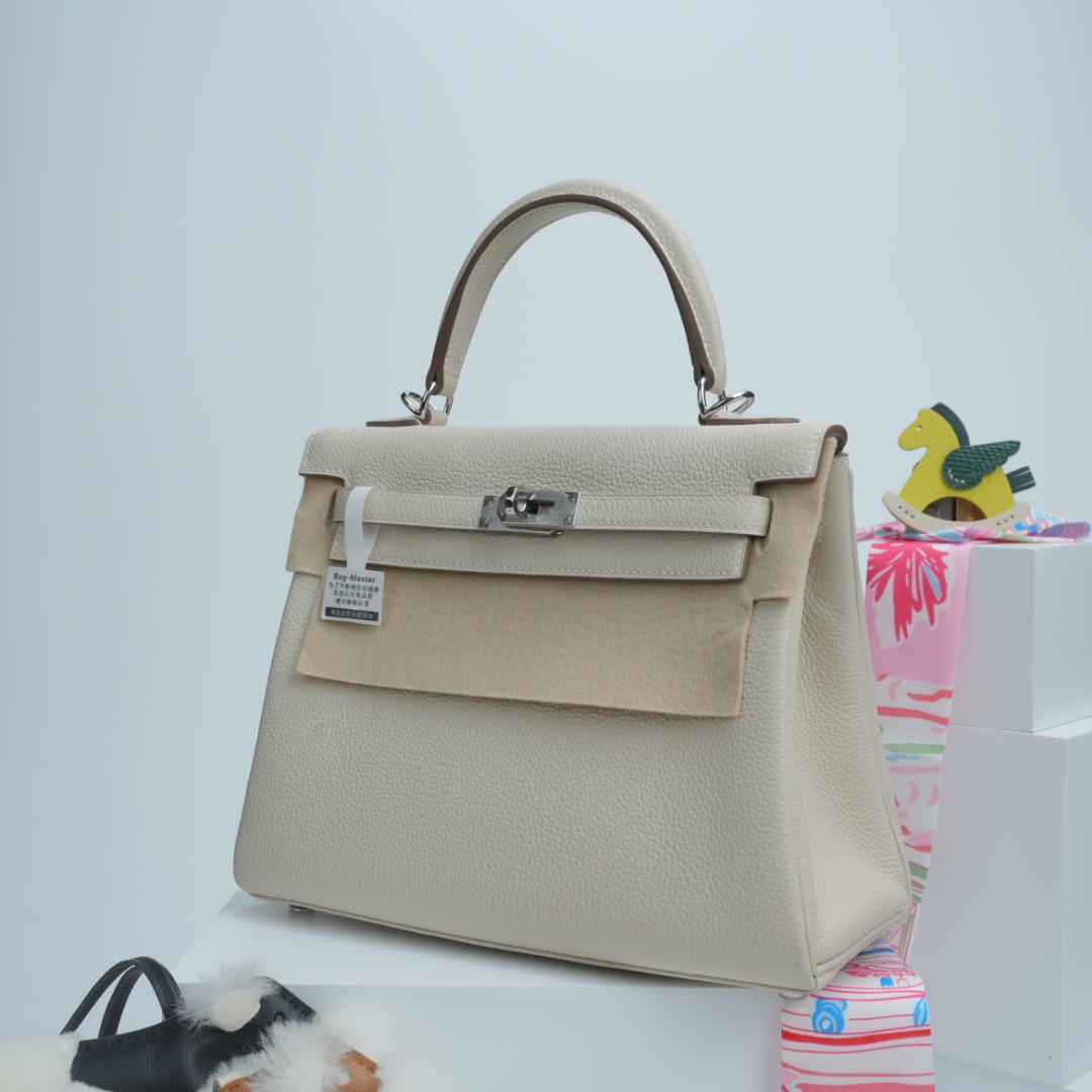 Hermes Kelly Cream shoulder everyday