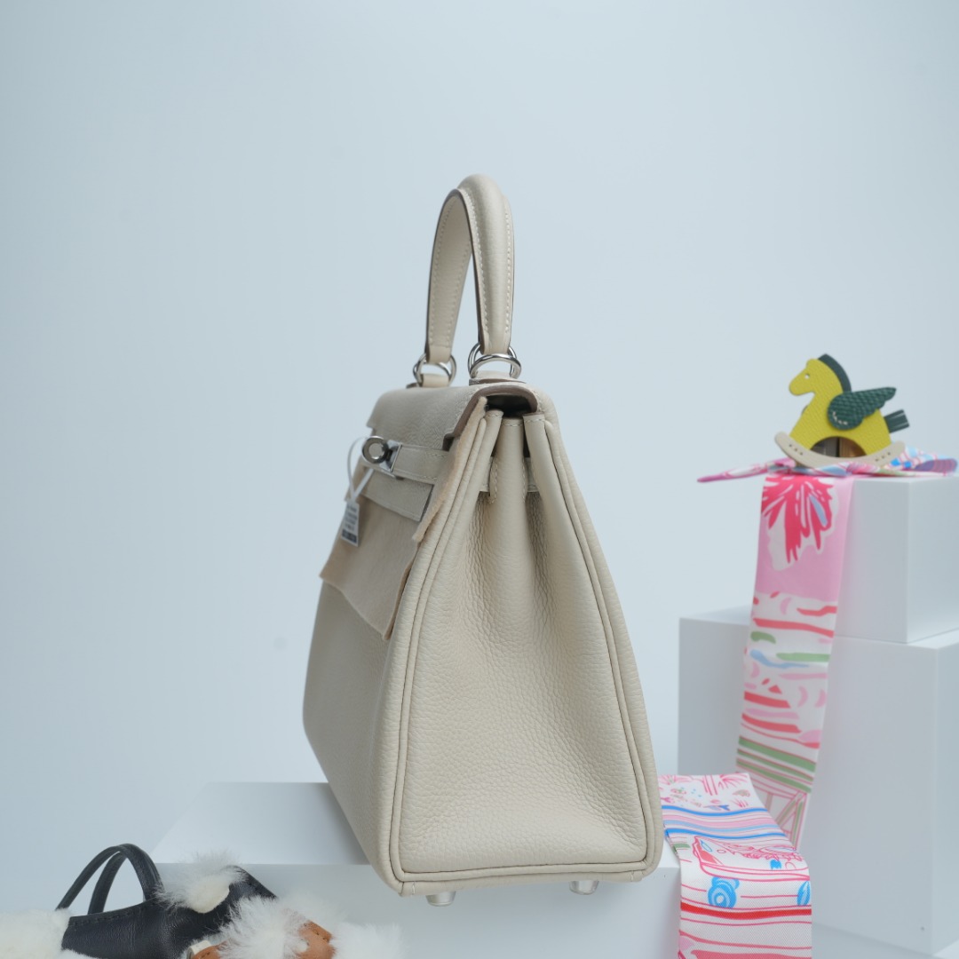 Hermes Kelly Cream shoulder everyday