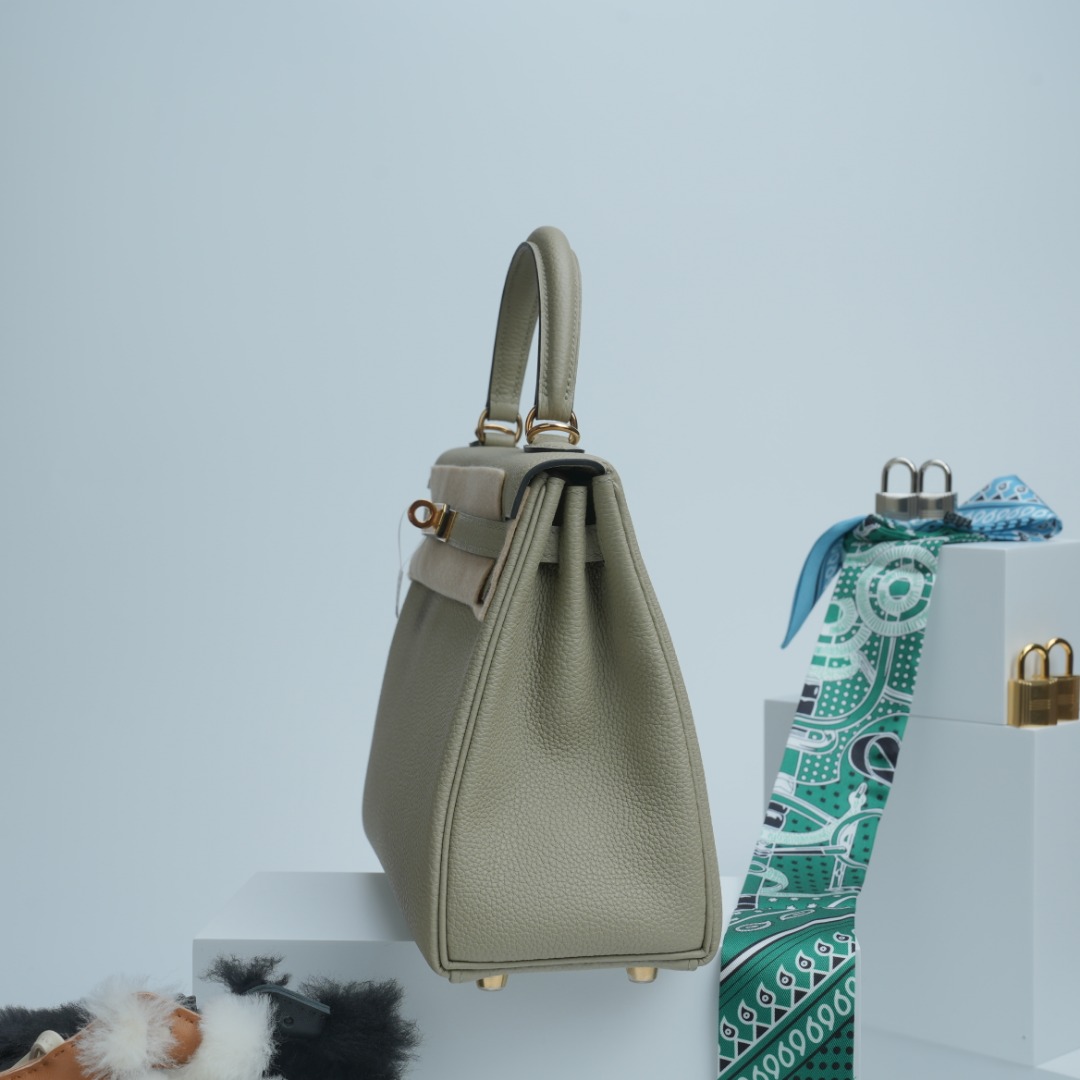 Hermes Kelly Beige Togo shoulder everyday
