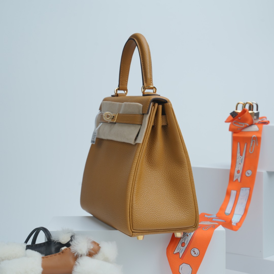 Hermes Kelly Gold Brown Togo leather shoulder everyday