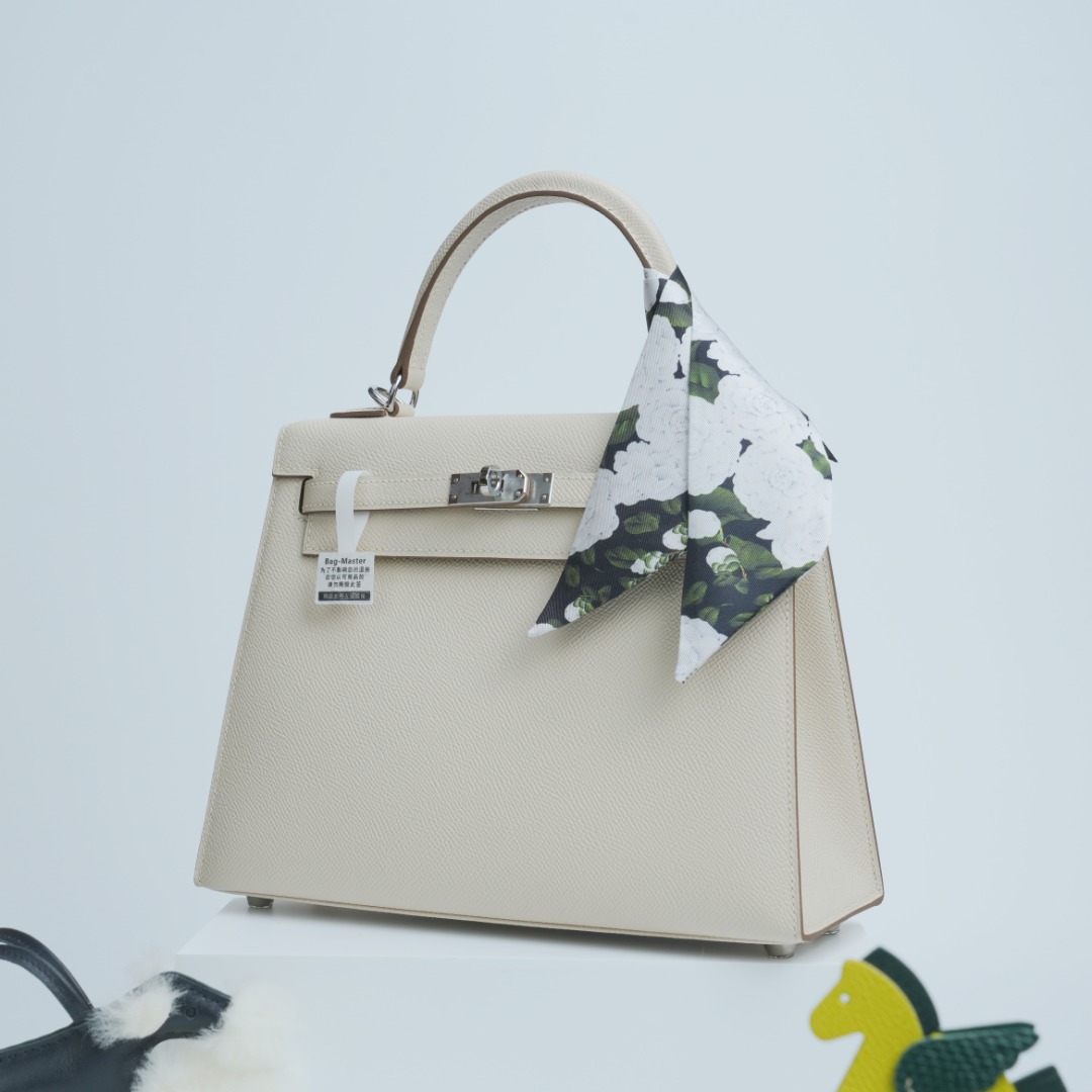 Hermes Kelly Off-white Epsom handbag everyday