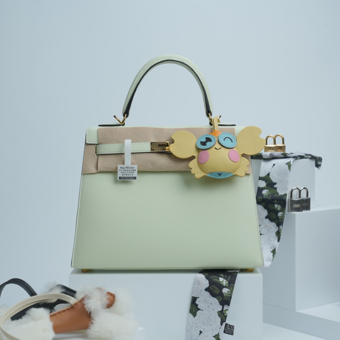 Hermes Kelly Cream Epsom shoulder everyday