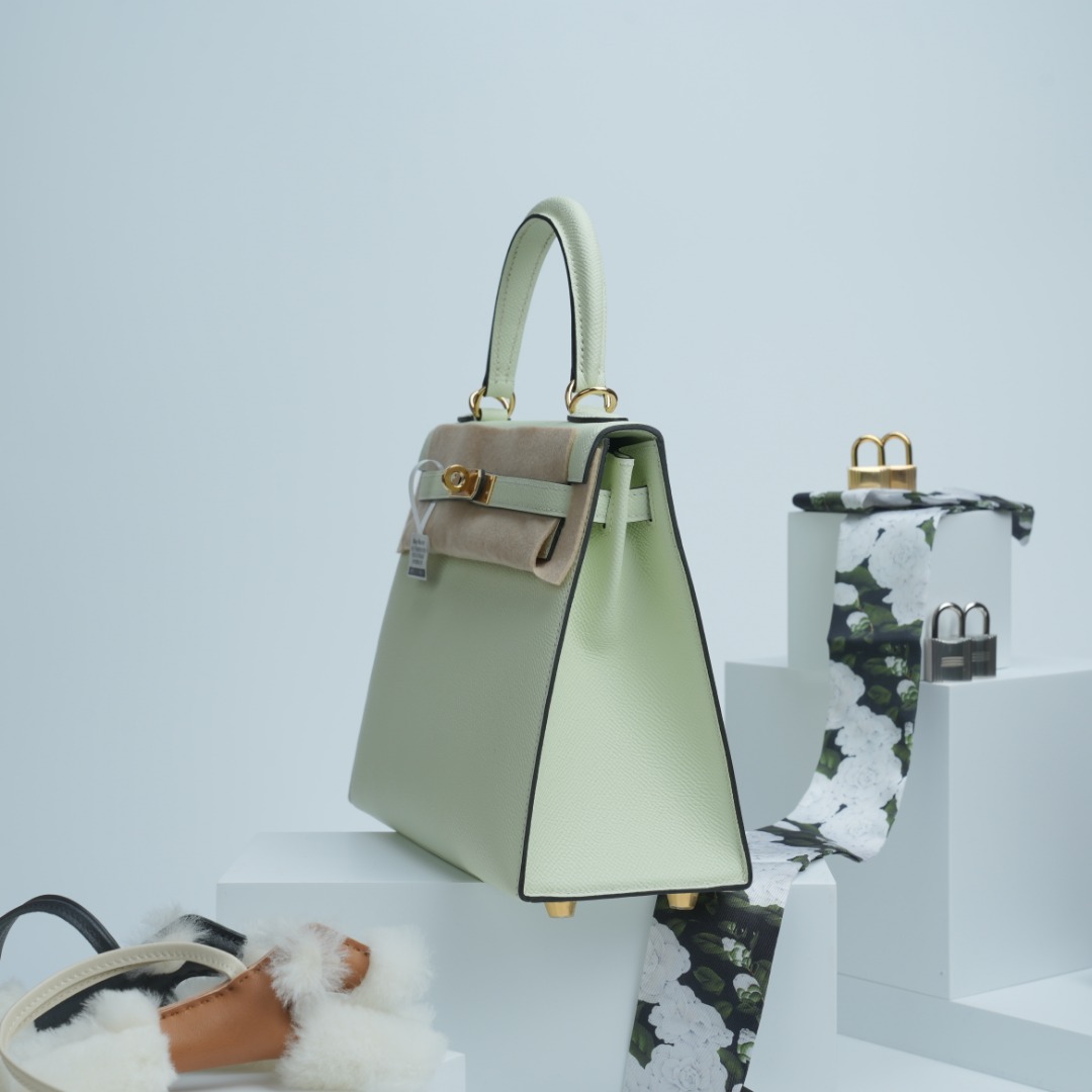 Hermes Kelly Cream Epsom shoulder everyday