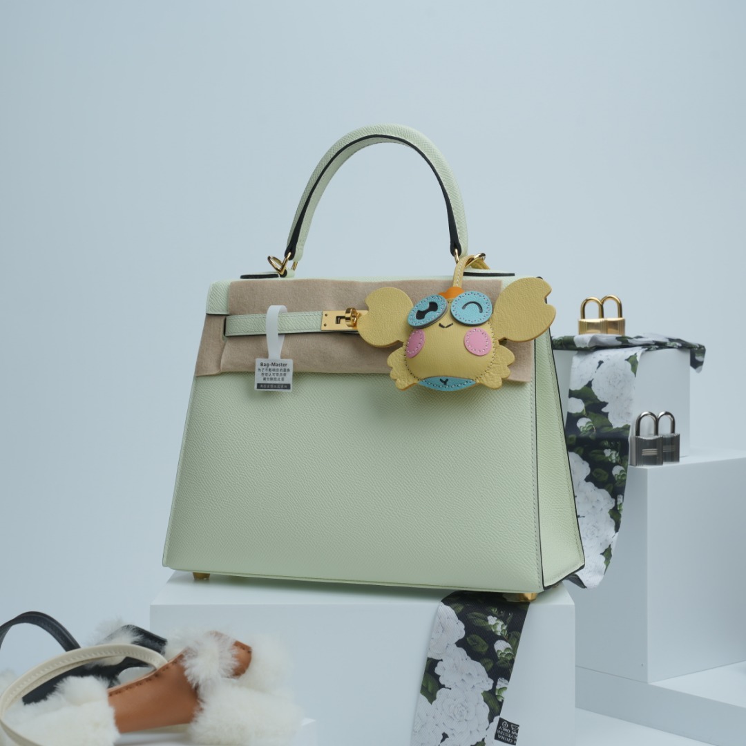 Hermes Kelly Cream Epsom shoulder everyday
