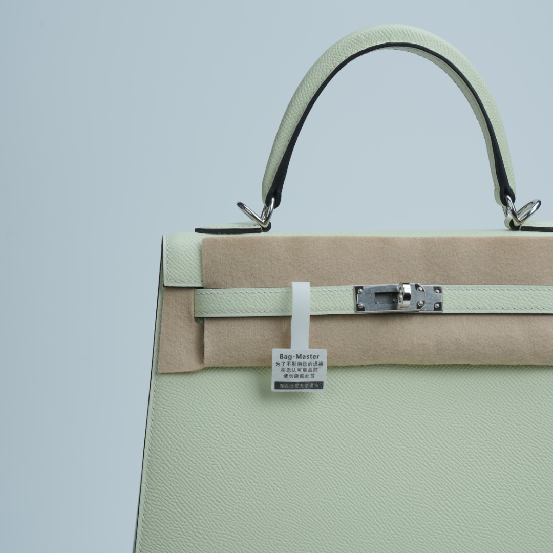 Hermes Kelly Pale green Epsom handbag everyday
