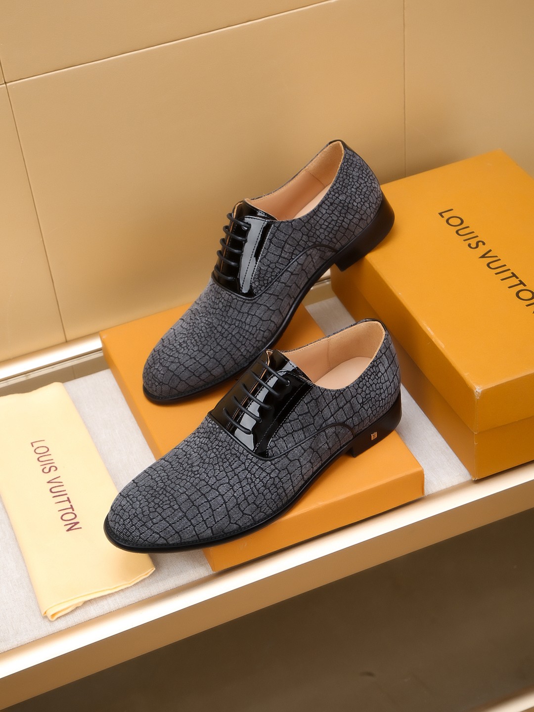 Louis Vuitton Men's Dress Shoes: Italian Leather, Embossed Design, Size 39-44 3 a1742403844230 0680