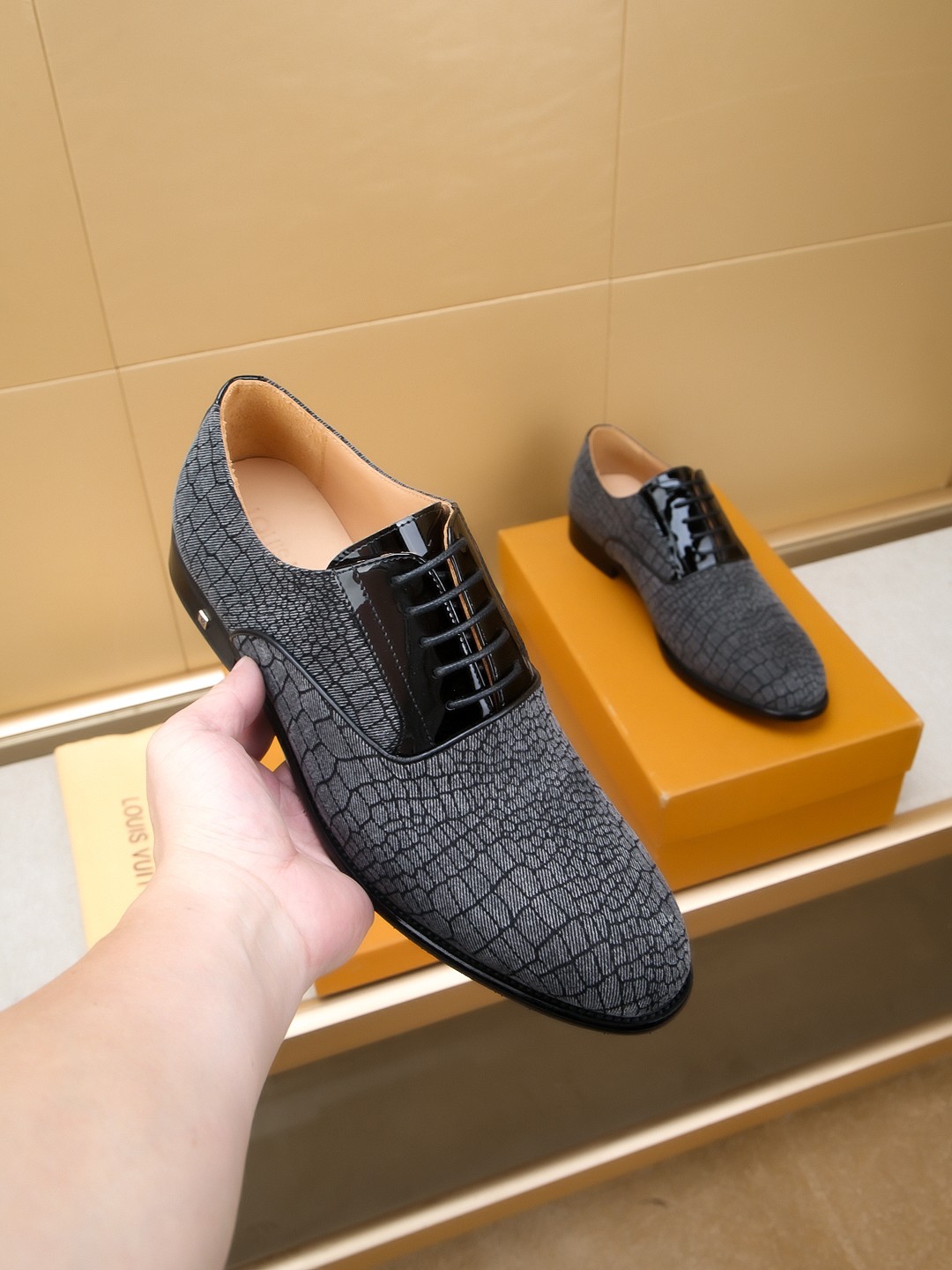 Louis Vuitton Men's Dress Shoes: Italian Leather, Embossed Design, Size 39-44 4 a1742403844252 7633