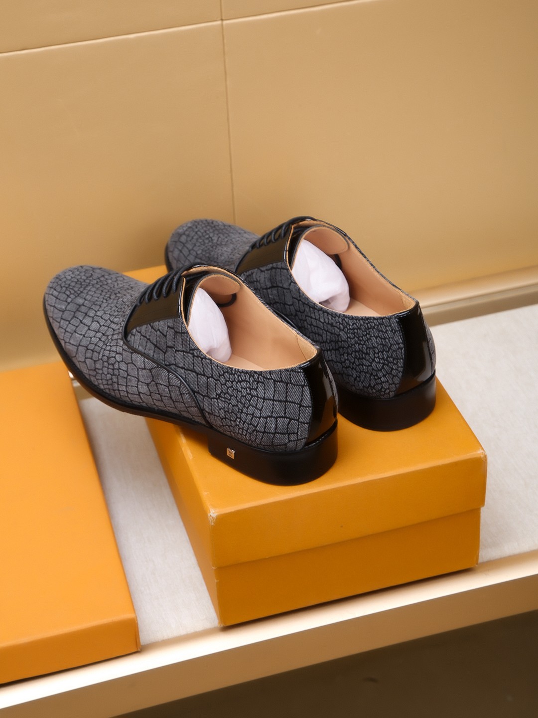 Louis Vuitton Men's Dress Shoes: Italian Leather, Embossed Design, Size 39-44 7 a1742403844279 6110