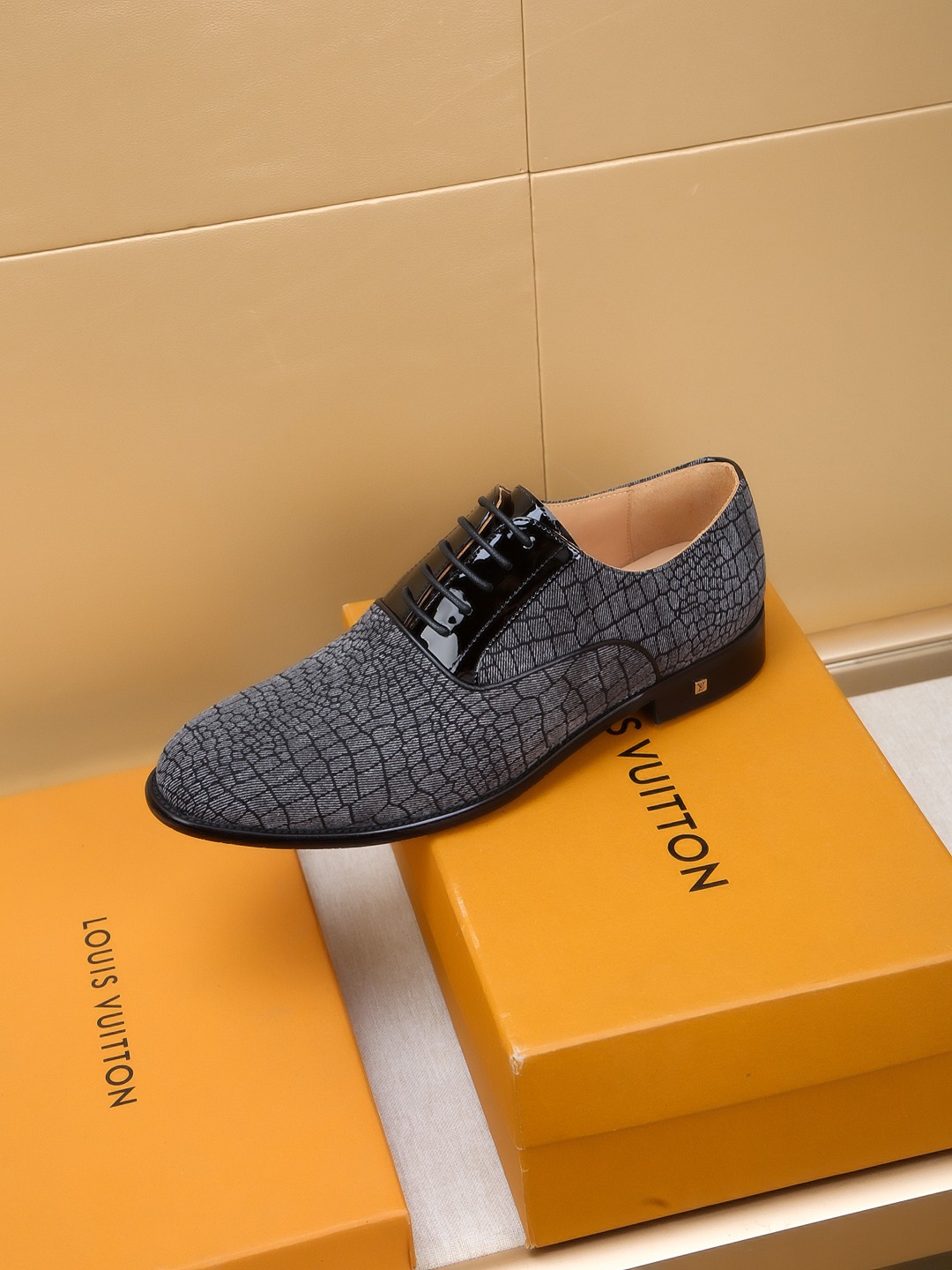 Louis Vuitton Men's Dress Shoes: Italian Leather, Embossed Design, Size 39-44 8 a1742403845839 7523