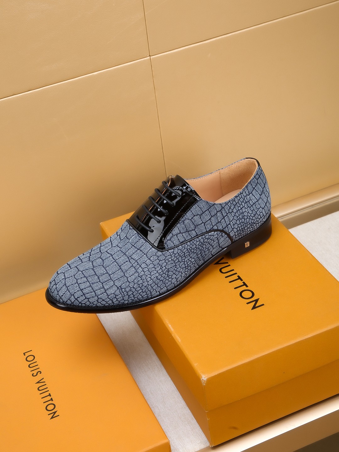 Louis Vuitton Men's Leather Dress Shoes - Comfortable & Stylish 7 a1742404073344 7306