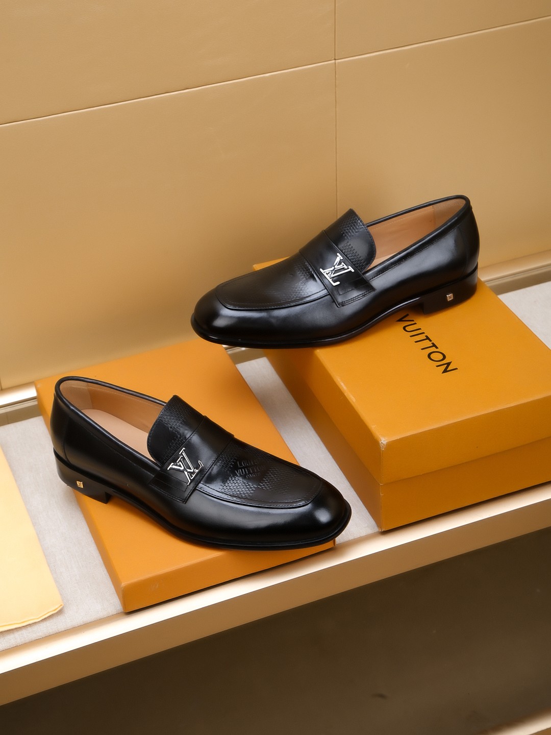 Louis Vuitton Men's Black Leather Loafers with LV Logo Accent 5 a1742404318614 1007