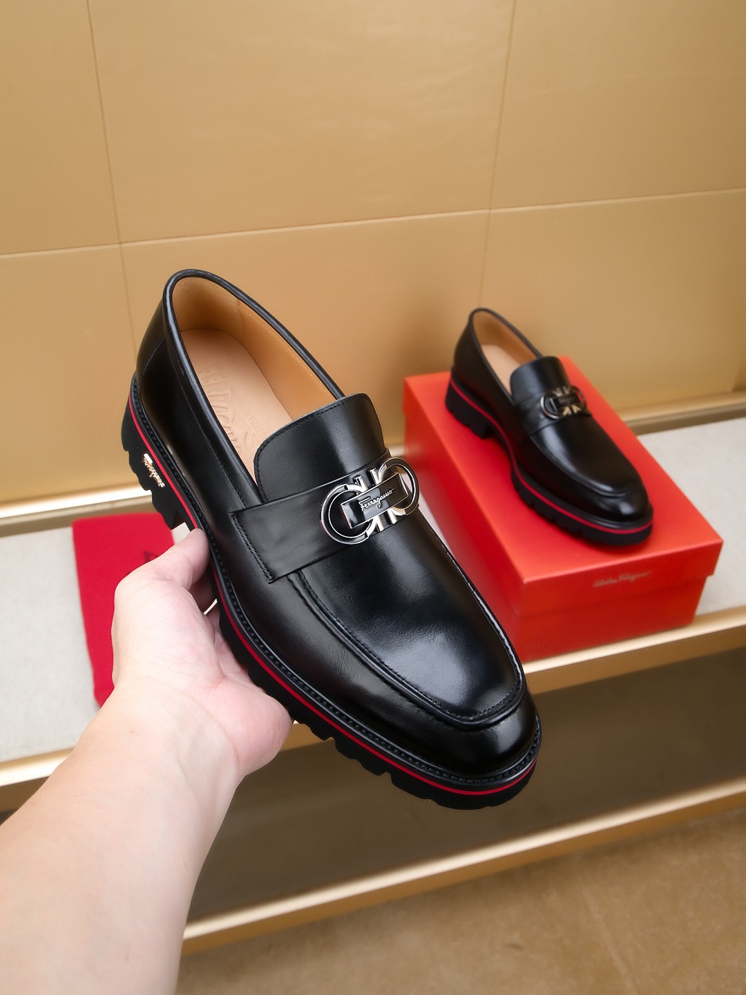 Ferragamo Men's Black Leather Loafers with Iconic Buckle - Size 39-44 4 a1742520703857 7355