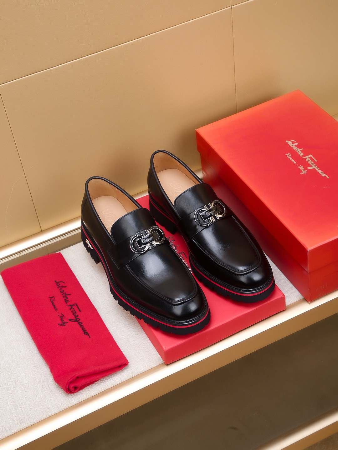Ferragamo Men's Black Leather Loafers with Iconic Buckle - Size 39-44 1 Ferragamo Men's Black Leather Loafers with Iconic Buckle - Size 39-44