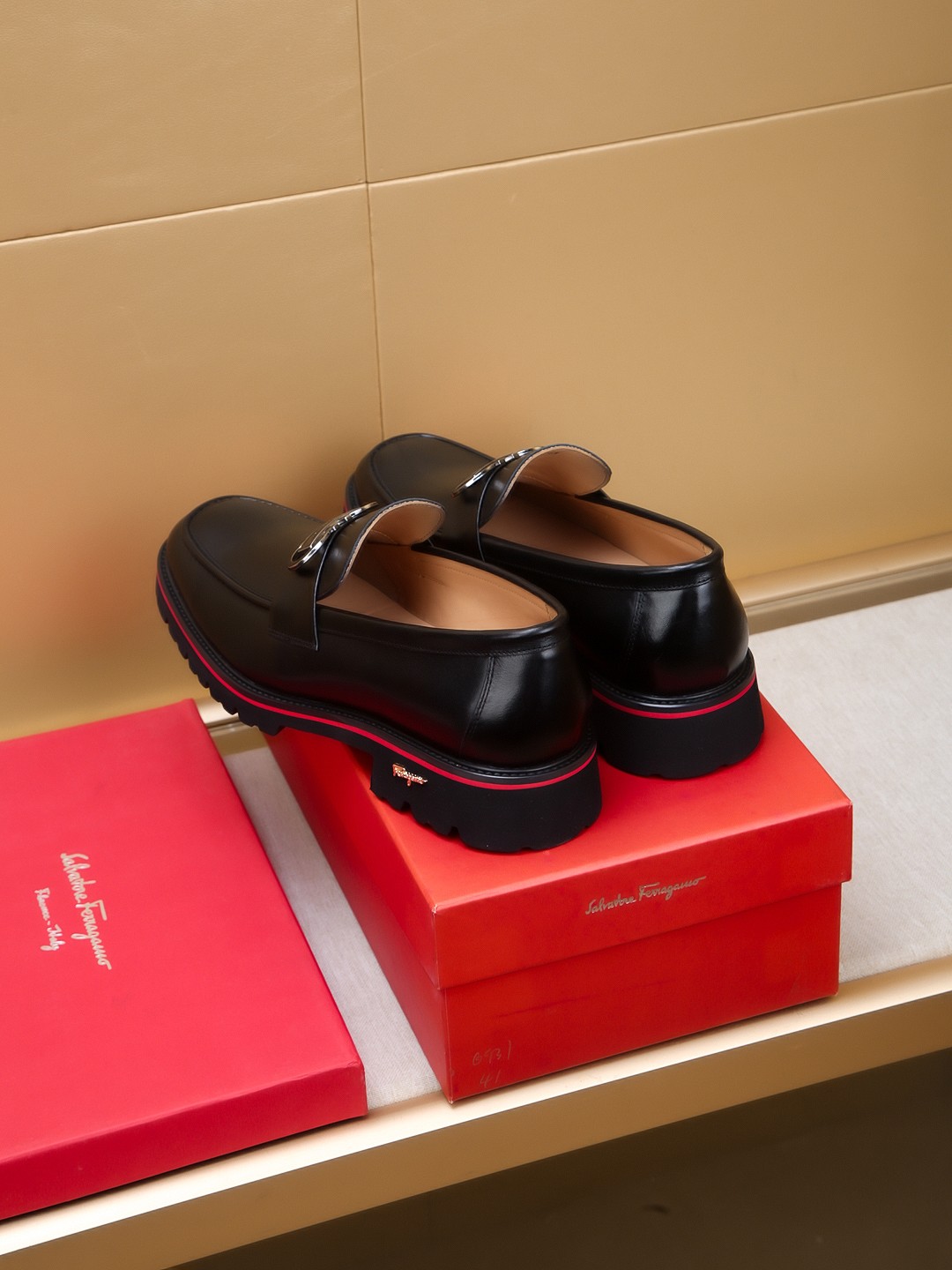Ferragamo Men's Black Leather Loafers with Iconic Buckle - Size 39-44 8 a1742520705309 7226