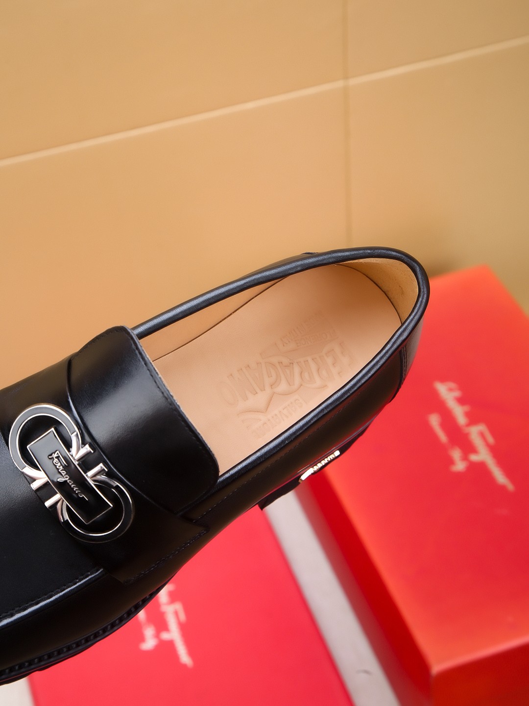 Ferragamo Men's Black Leather Loafers with Iconic Buckle - Size 39-44 9 a1742520706074 8062