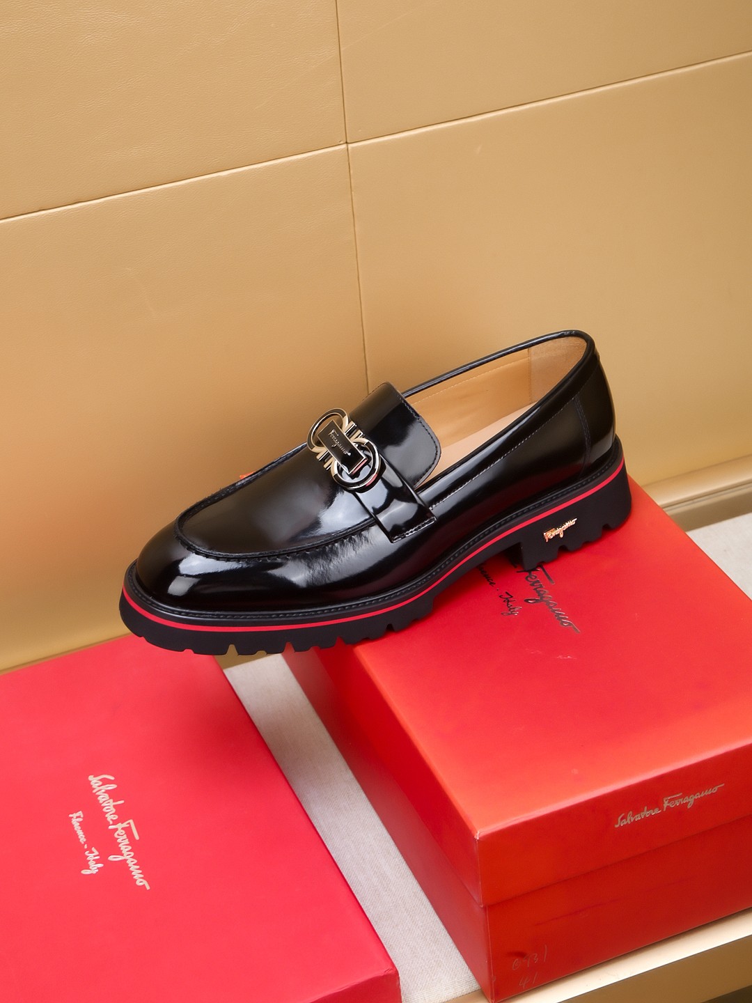 Salvatore Ferragamo Men's Black Leather Loafers with Signature Buckle 7 a1742521103944 6053